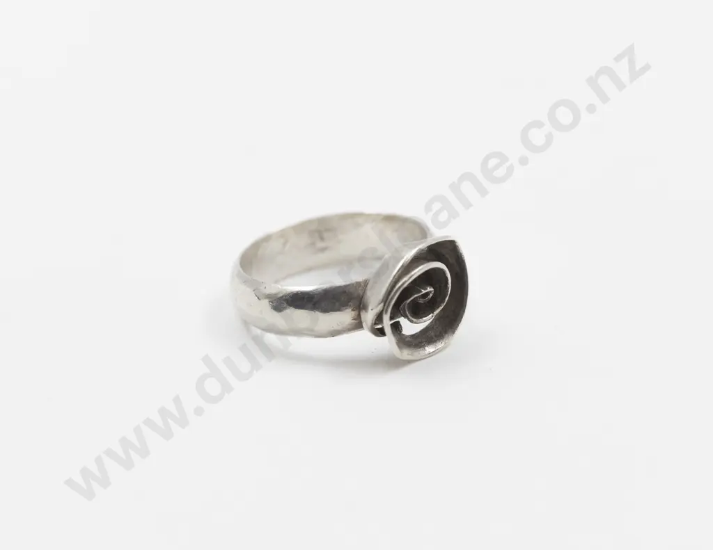 NZ Jeweller Penelope Barnhill S/S Ring Image 1++