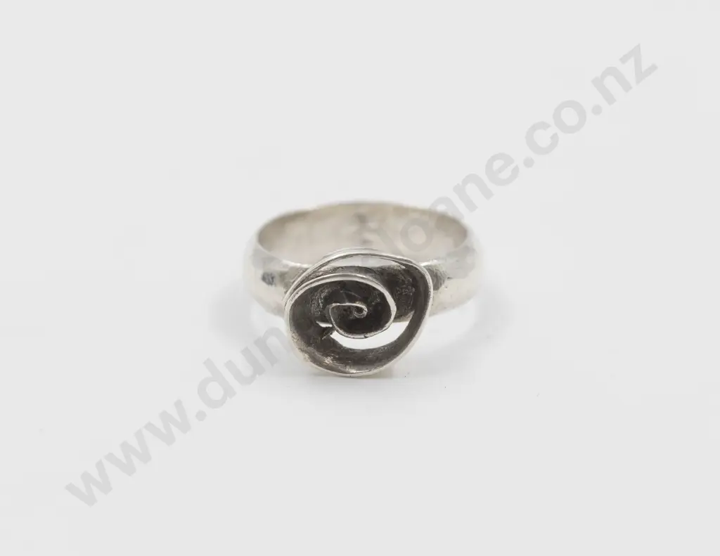 NZ Jeweller Penelope Barnhill S/S Ring Image 1++