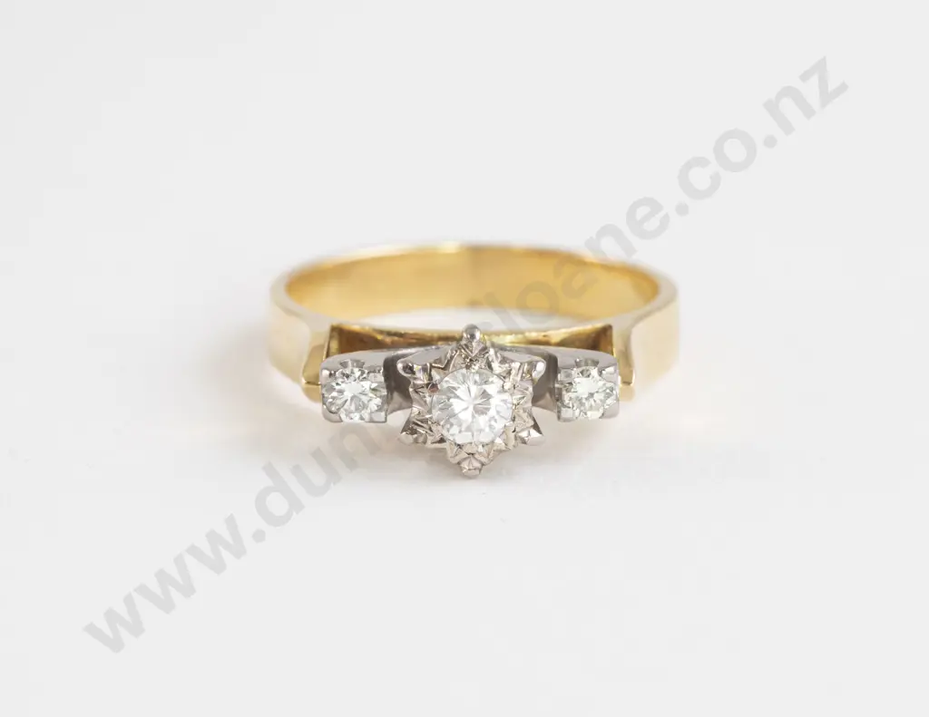 18ct Three Stone Diamond Ring Image 1++