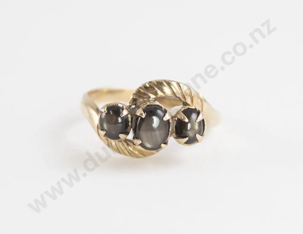 18ct Three Stone Star Black Sapphire Bridge Ring Image 1++