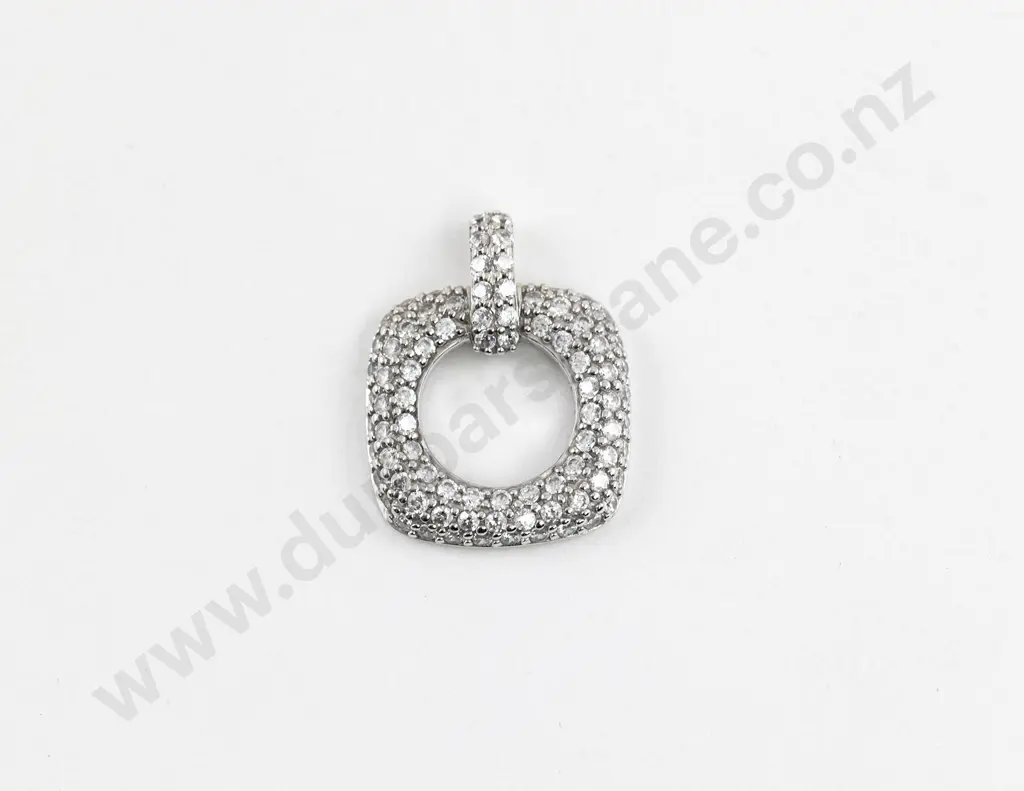 14ct White Gold Cubic Zirconia Cluster Pendant Image 1++