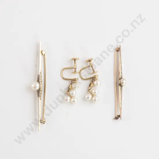 Two 14ct Single Cultured Pearl Bar Brooches