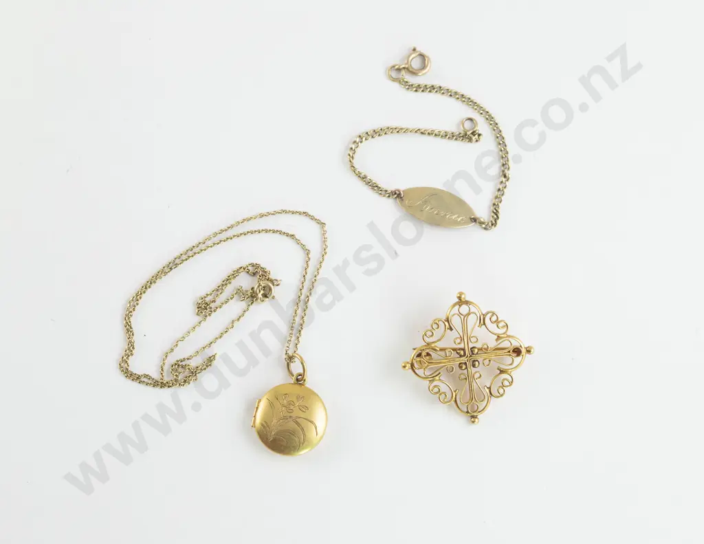 14ct Chinese Circular Locket and Chain Image 1++