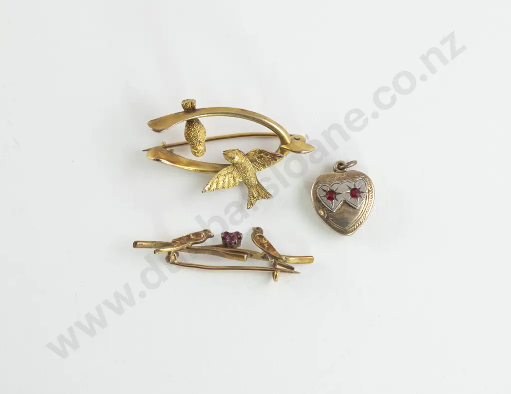 Two Edwardian 9ct 'Love' Bird Brooches Image 1++