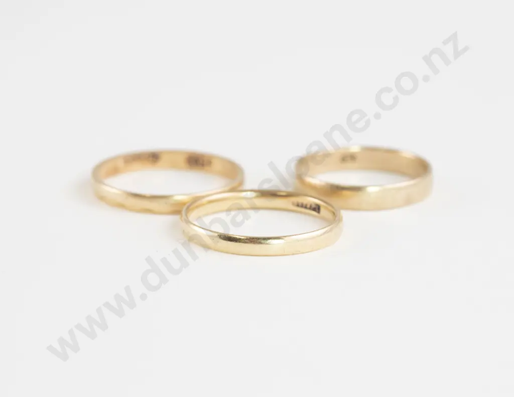 Three 18ct and 9ct Plain Wedding Bands Image 1++