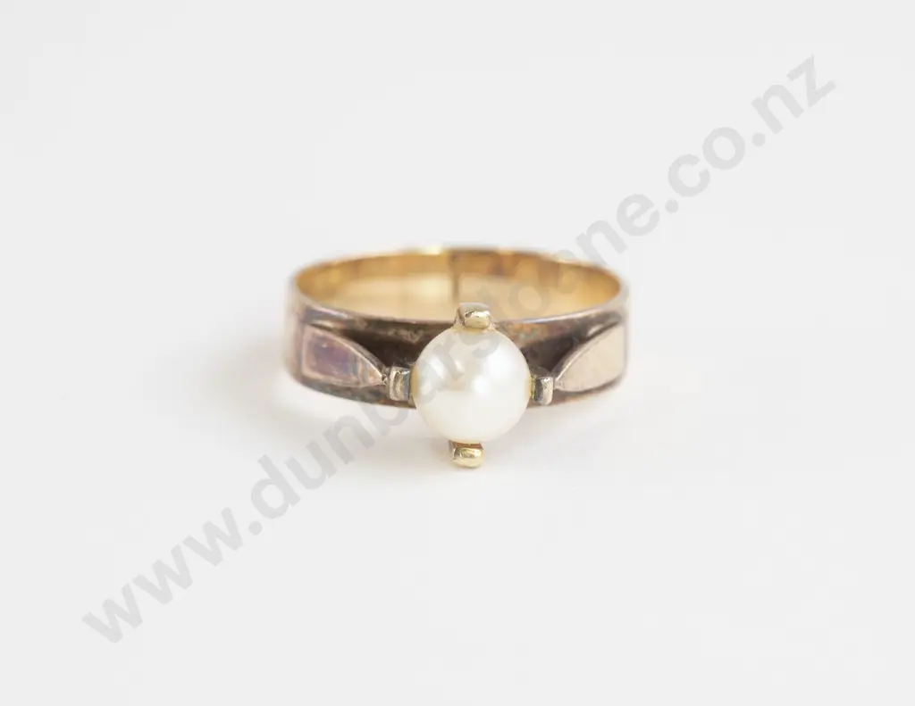 9ct Single Cultured Pearl Ring Image 1++