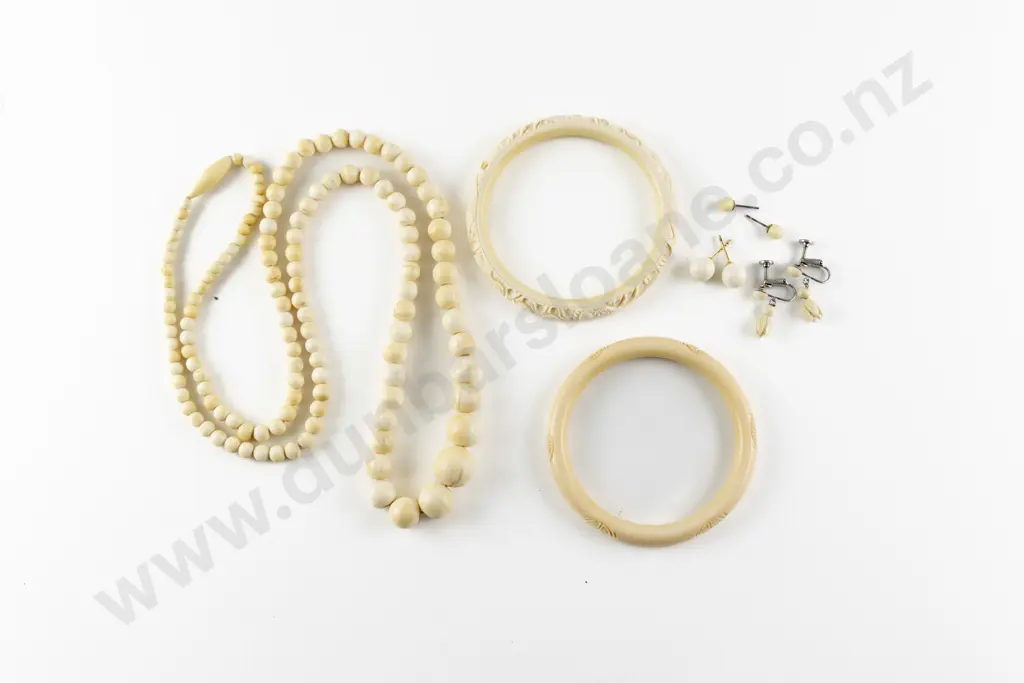 Vintage Single Strand Graduated Ivory Bead Necklace Image 1++