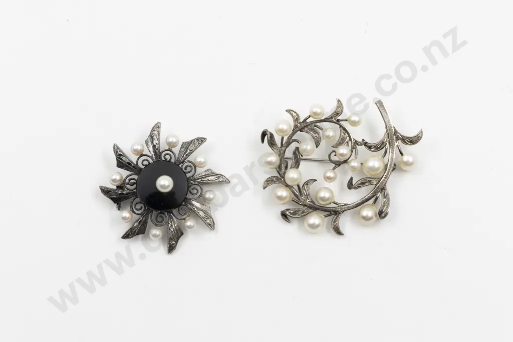 Two S/S and Cultured Pearl Spray Brooches Image 1++