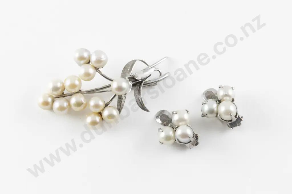 S/S Cultured Pearl Spray Brooch with Earrings Image 1++