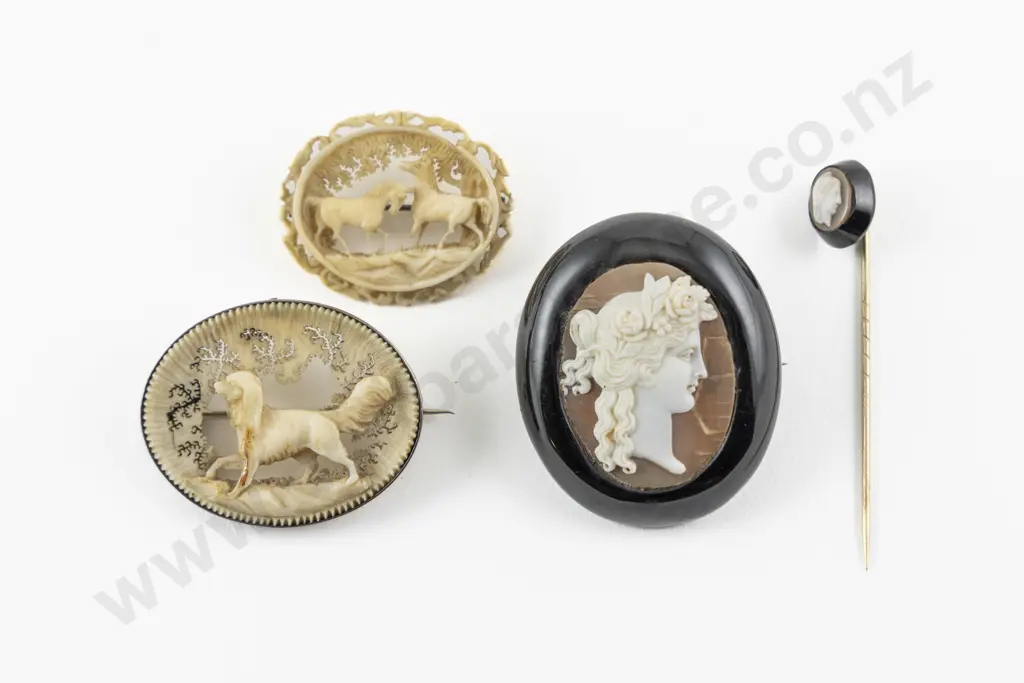 Two Vict Cameos and Two Antler Carved Brooches Image 1++