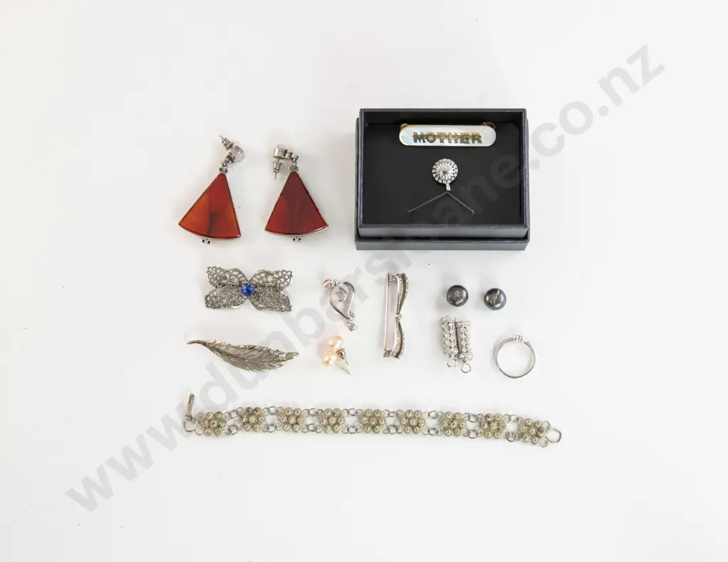 Small Collection of Jewellery Image 1++