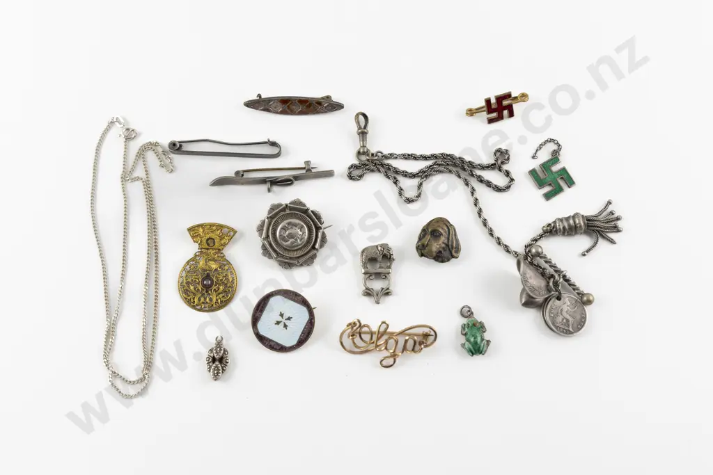 Collection Assorted Vintage Jewellery Image 1++
