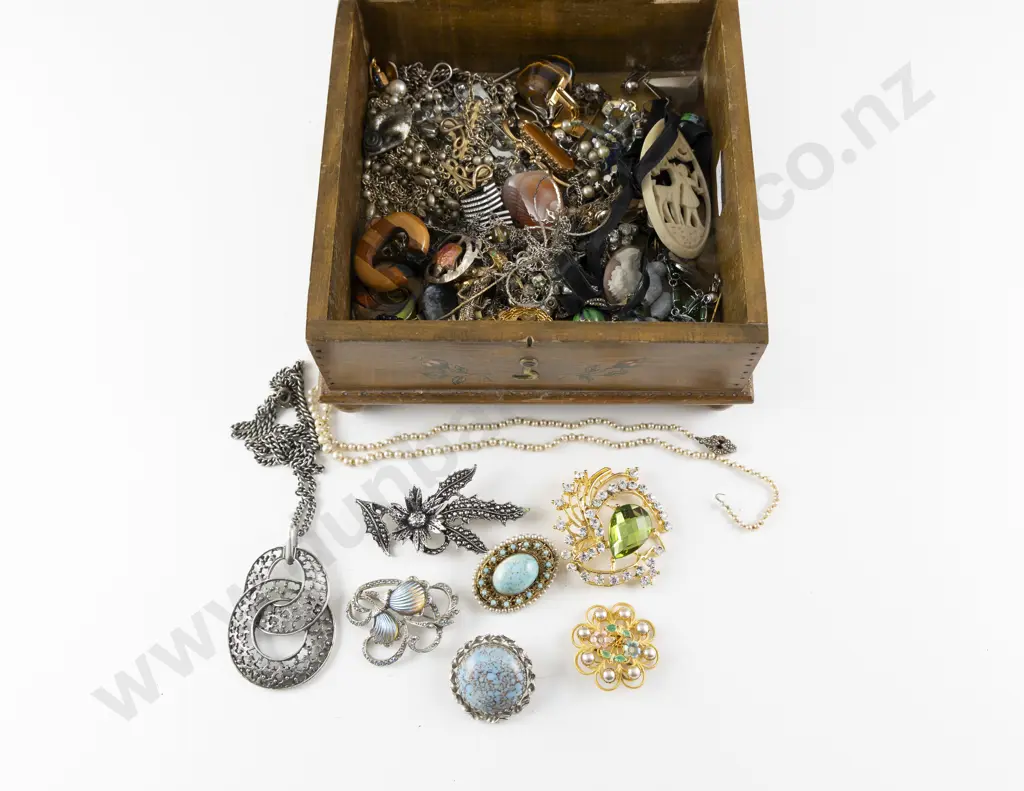 Collection Vintage Costume Jewellery Image 1++