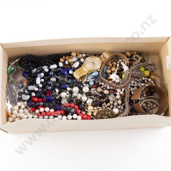 Quantity of Various Costume Jewellery