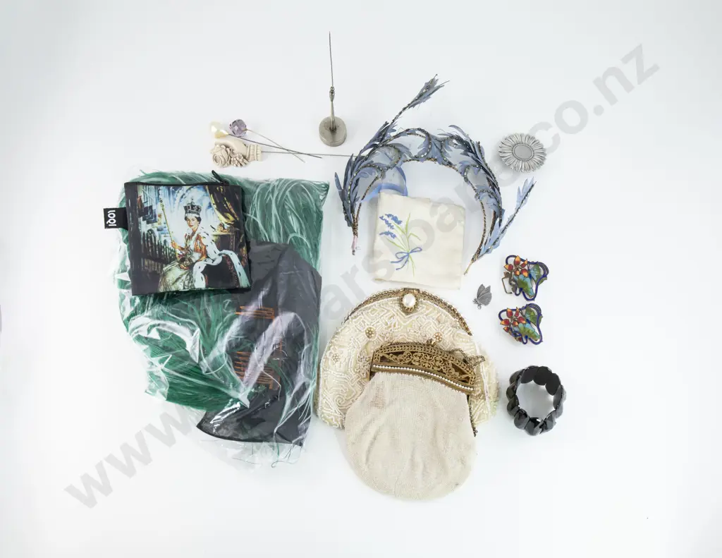 Two Vintage Evening Bags Image 1++