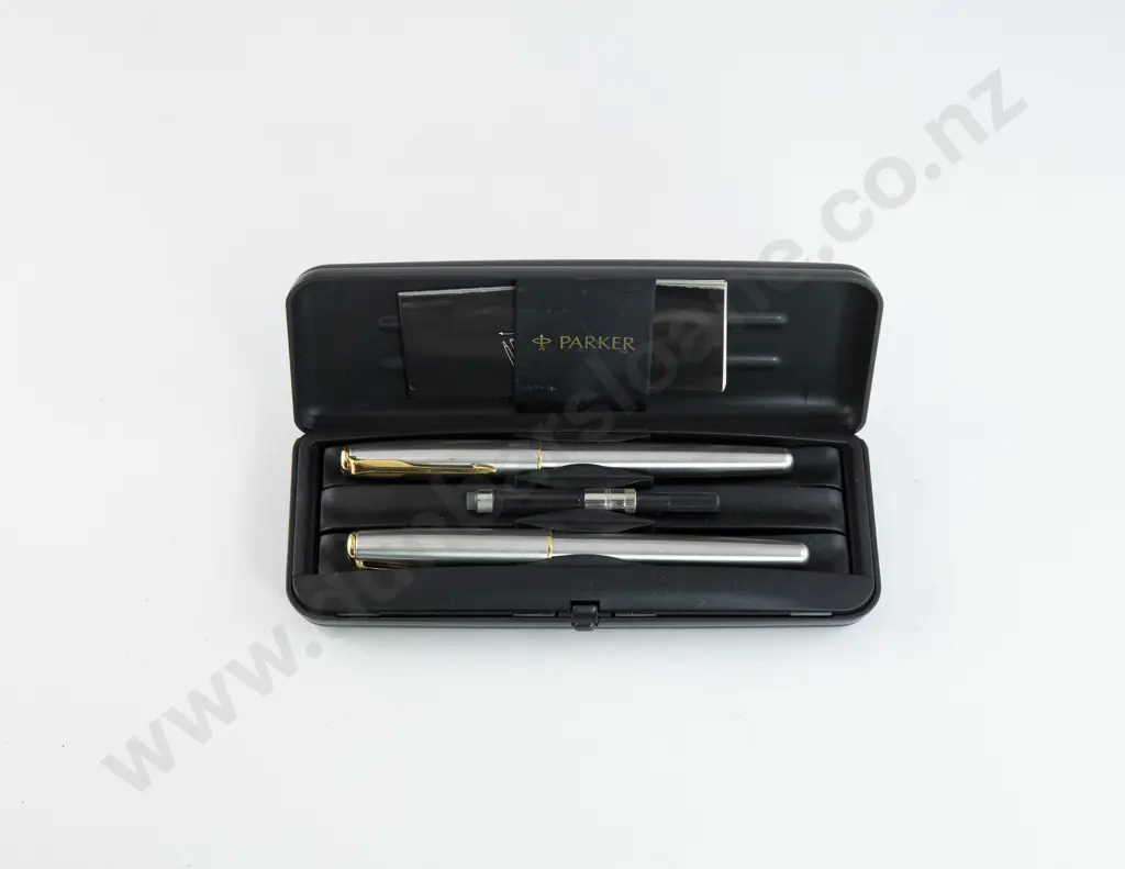 Cased Parker Sonnet I Fountain Pen and Ballpoint Set Image 1++