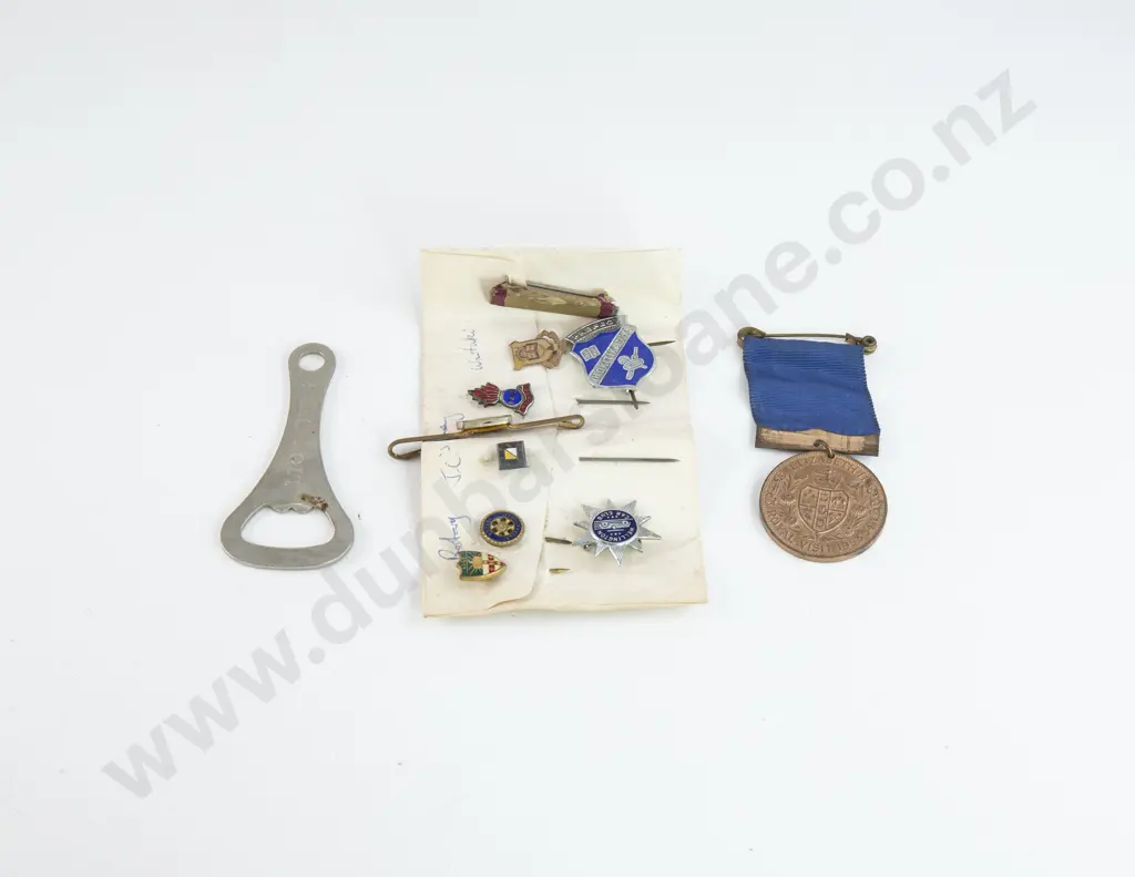 Collection Badges and Lapel Pins Image 1++