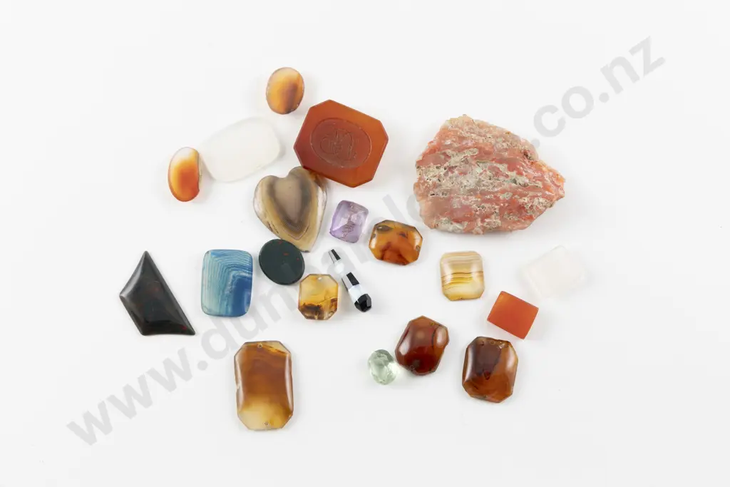 Small Quantity of Unmounted Gem Stones and Seal Mounts Image 1++