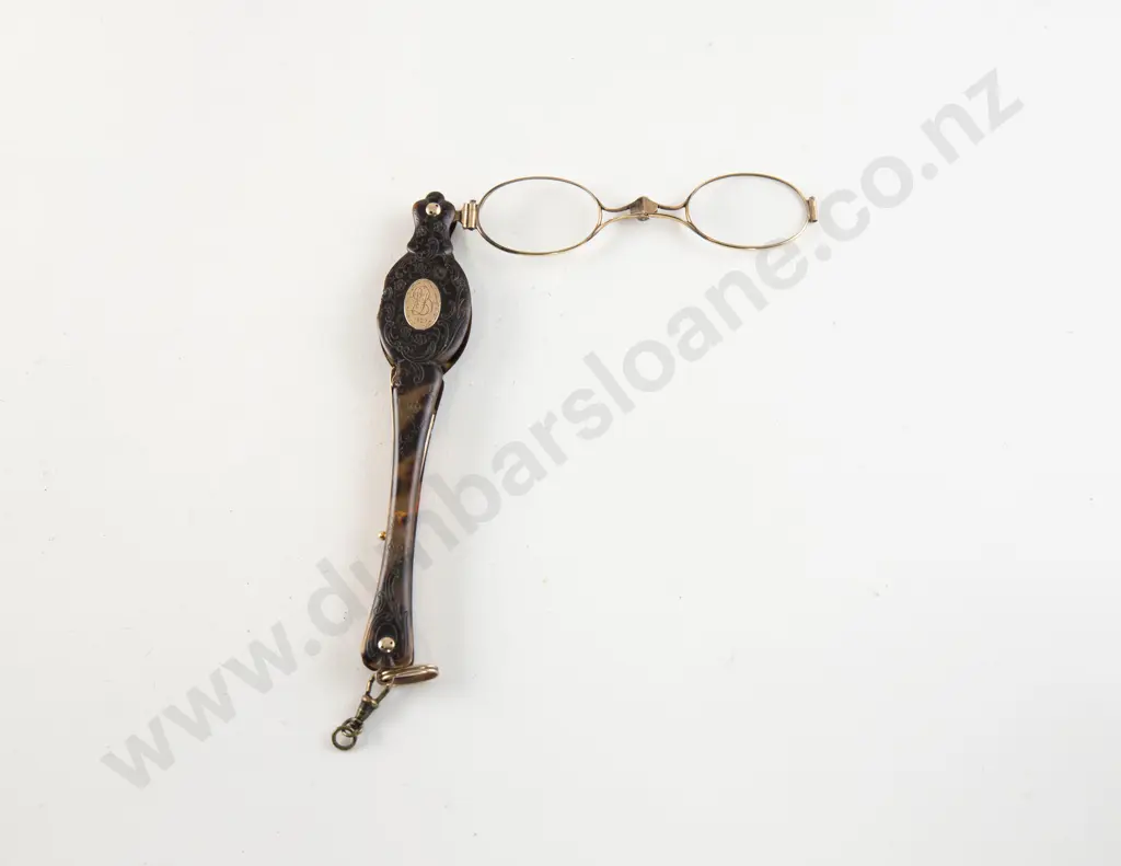 Late Vict Tortoise Shell and 9ct Gold Mounted Lorgnettes Image 1++