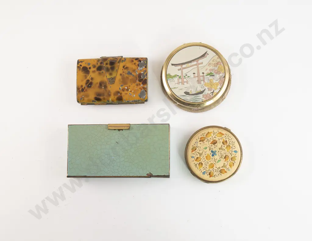 Collection Four Vintage Compacts Image 1++