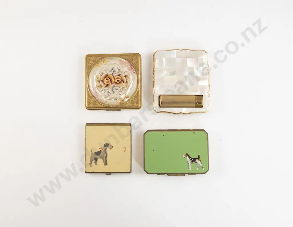 Collection Four Vintage Compacts Image 1++