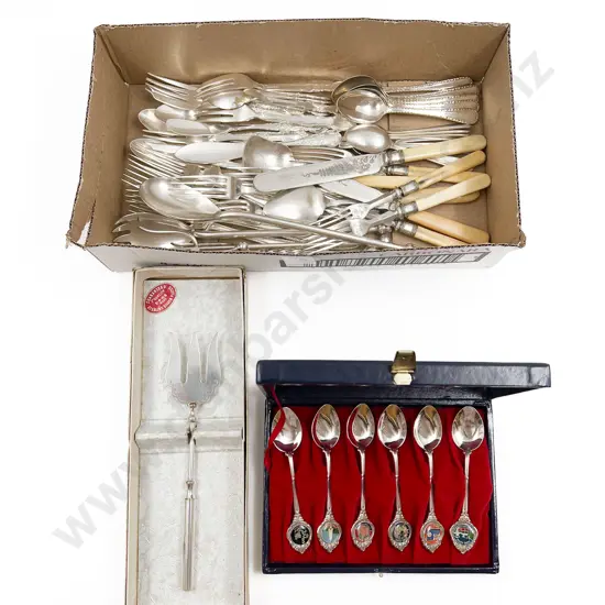Small Quantity of Assorted Boxed and Loose Cutlery