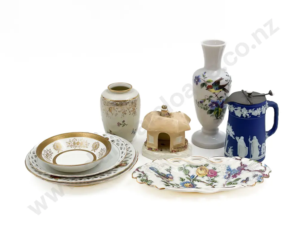 Box of Assorted Fancy China etc Image 1++