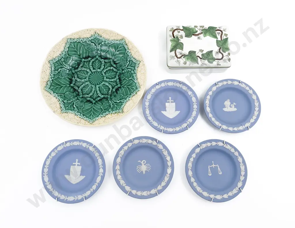 Small Quantity of Assorted Wedgwood Including Cauliflower Ware Plate Image 1++
