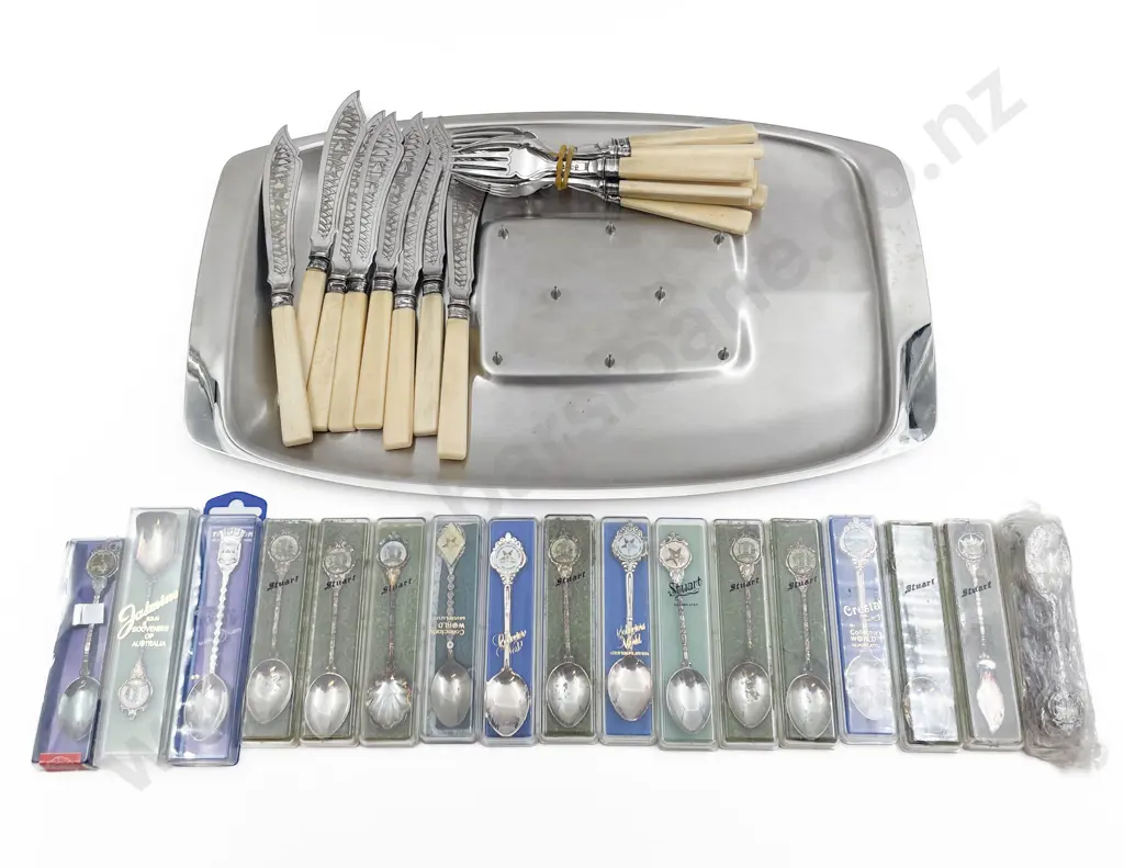 Quantity of Assorted Cutlery etc Image 1++