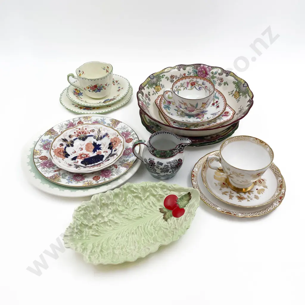 Quantity of Assorted Fancy China Image 1++