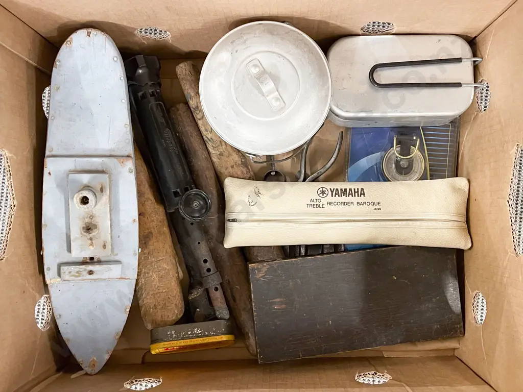 Box of Assorted Vintage Image 1++