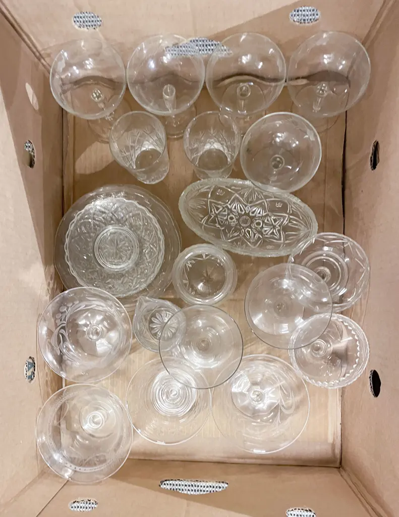 Quantity of Assorted Glassware Including Pair of Hollow Stem Champagne Glasses Image 1++