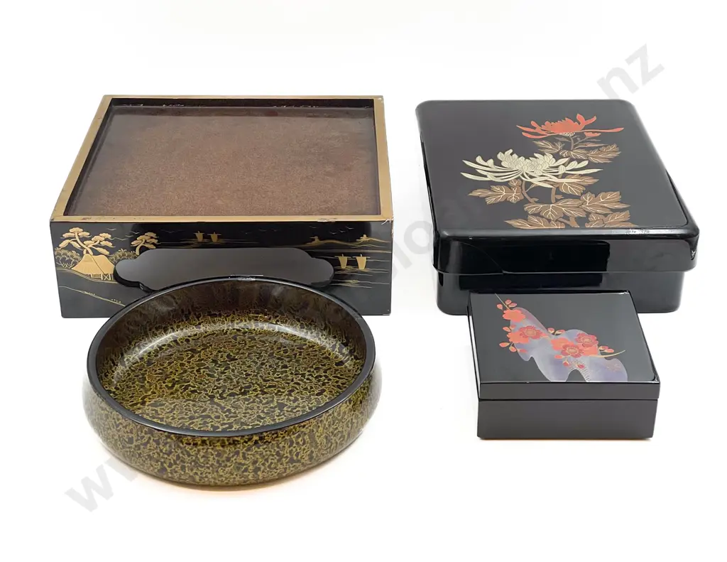 Quantity of Assorted Lacquered Trays etc Image 1++