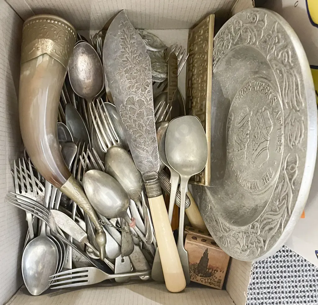 Quantity of Assorted Cutlery etc Image 1++