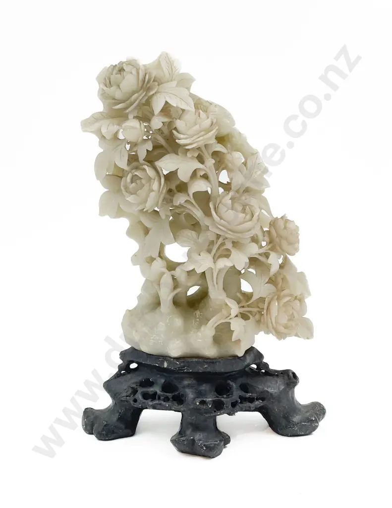 Hardstone Floral Ornament Image 1++
