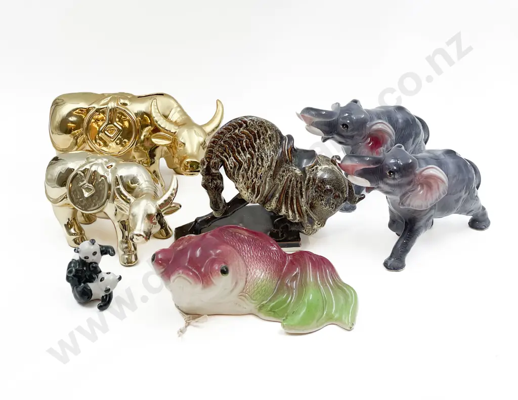 Box of Assorted Animal Ornaments Image 1++