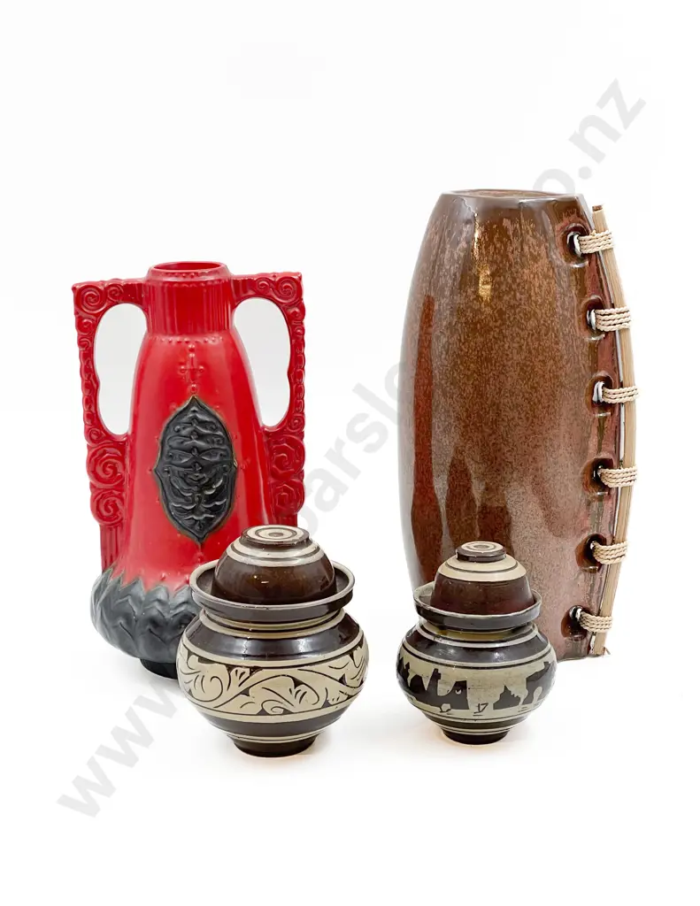 Small Quantity of Assorted Vases etc Image 1++