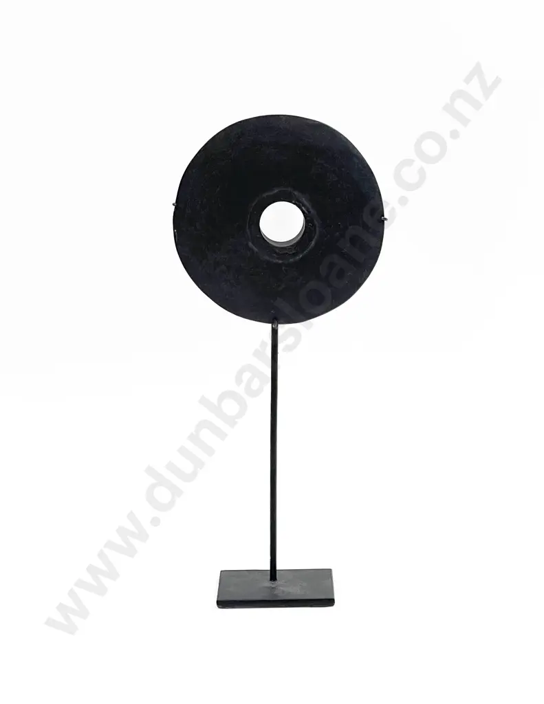 Rai Stone on Stand Image 1++