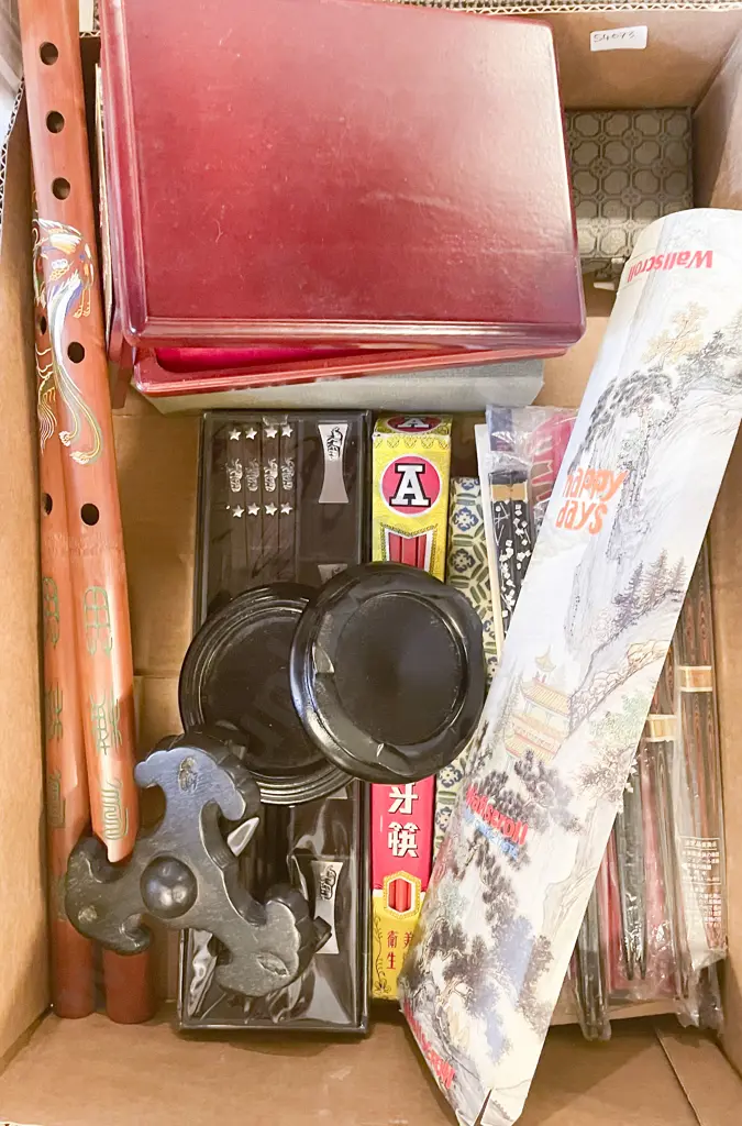 Quantity of Assorted Including Decorative Chopsticks Image 1++