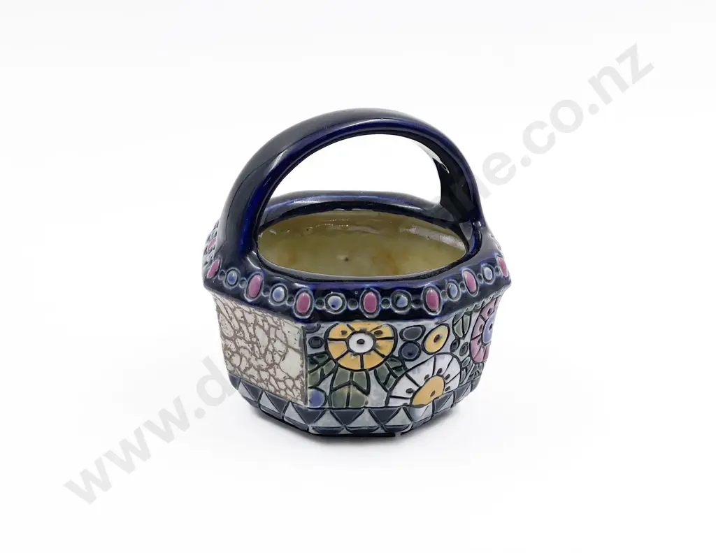 Amphora Basket Image 1++