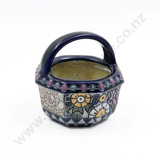 Amphora Basket