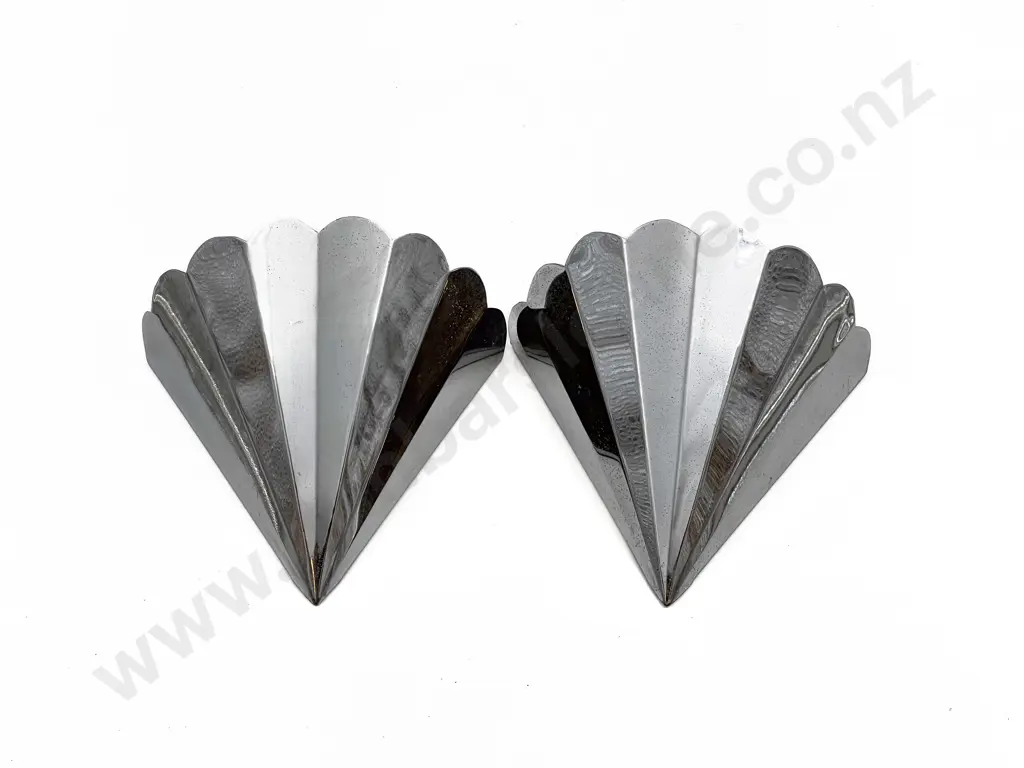 Two Vintage Wall Pockets Image 1++