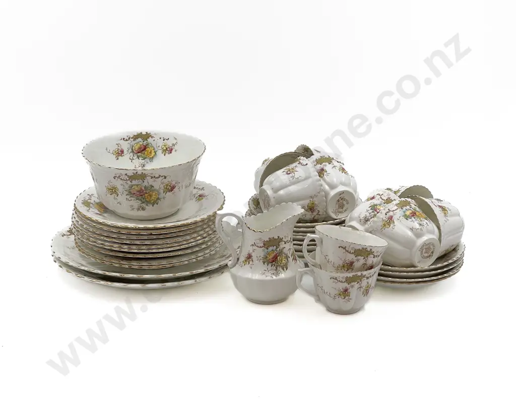 Fancy China Part Tea Set Together with Vintage Picnic Basket Image 1++