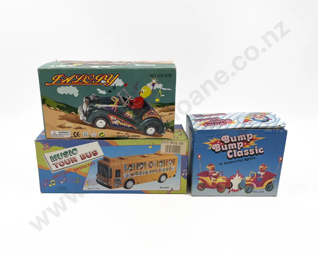 Three Assorted Vintage Boxed Toys Image 1++