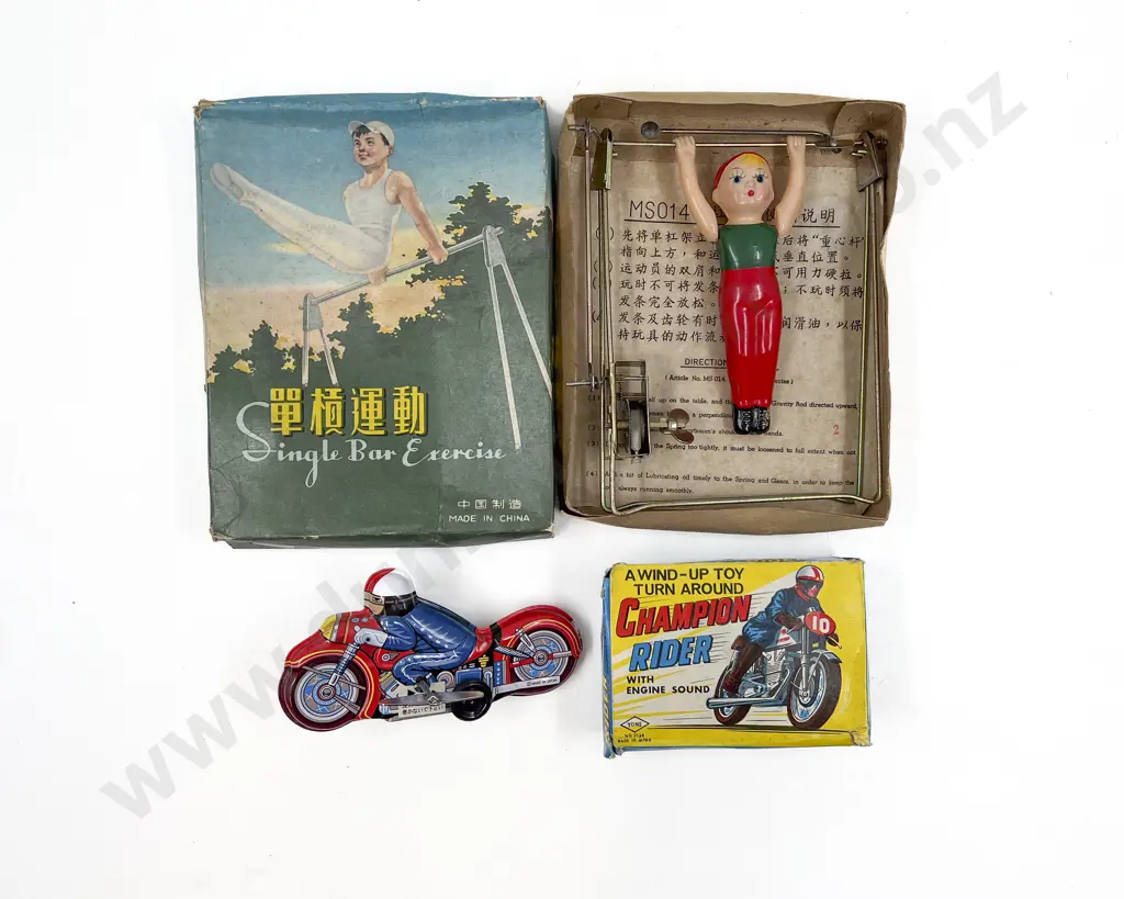 Three Assorted Vintage Boxed Tin Plate Toys Image 1++