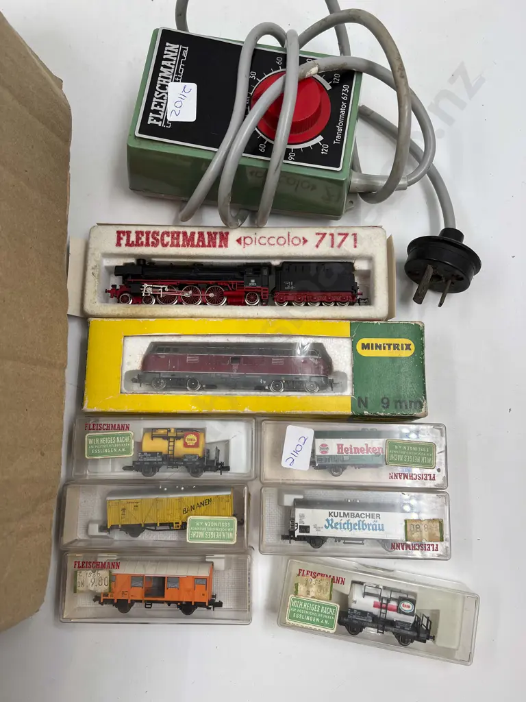 Quantity of Assorted Fleischmann Track and Train Models Image 1++