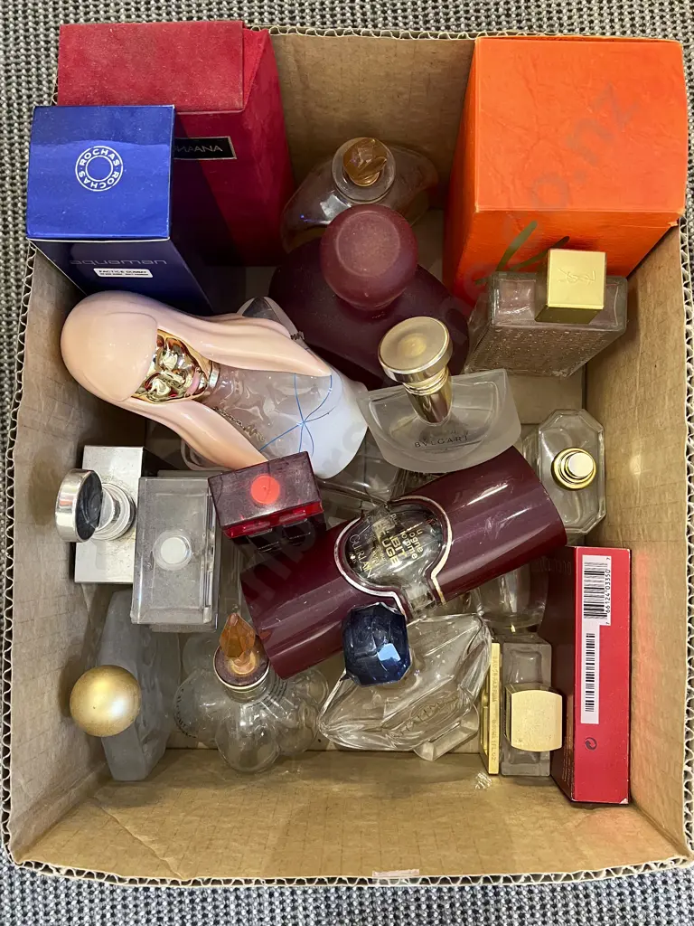 Box Quantity of Assorted Perfume Bottles etc Image 1++