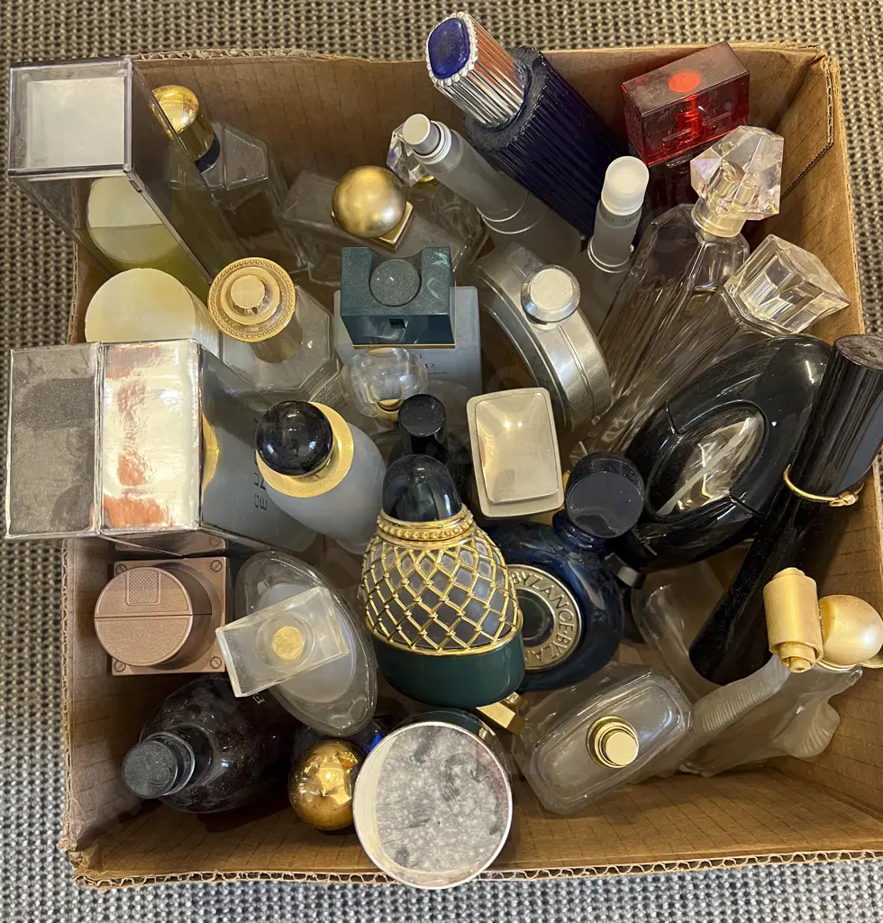Box Quantity of Assorted Perfume Bottles etc Image 1++