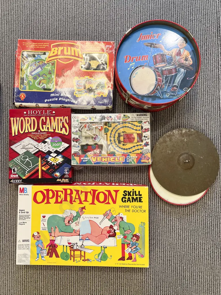 Quantity of Assorted Children's Toys Image 1++