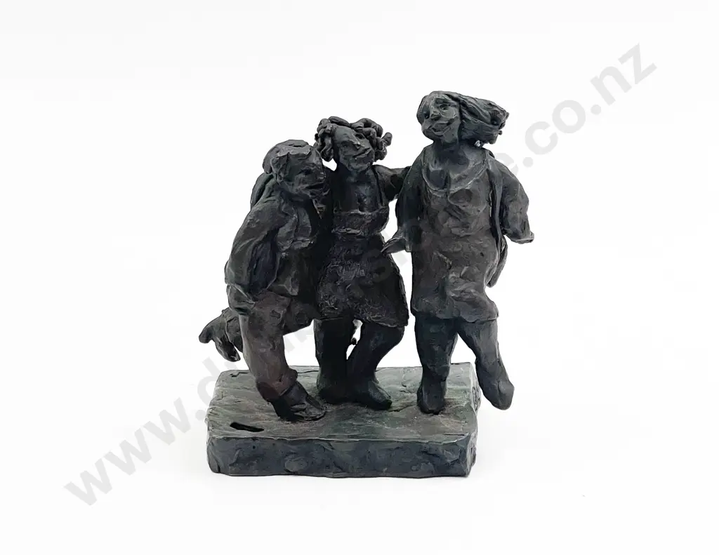 Di.Conway Bronze Figure Group "Girls Night Out" Image 1++